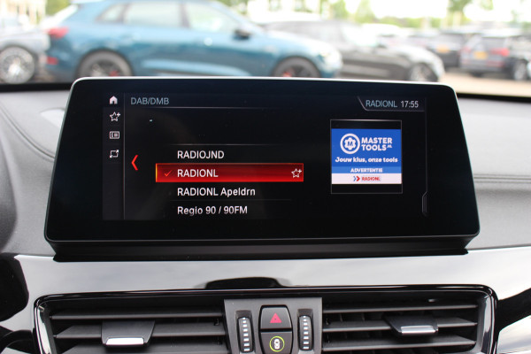 BMW X1 sDrive20i High Exe. M Sport / Trekhaak / Panoramadak / Camera / Leder / 19'' / Sportstoelen / CarPlay / Stoelverwarming / DAB / Cruise Control