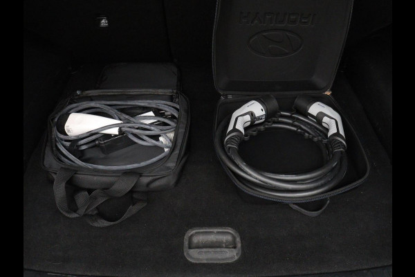 Hyundai Tucson 1.6 T-GDI PHEV Premium 4WD | SOH 96,5% | Stoelventilatie | Leder | Trekhaak | 360 Camera | Adaptive cruise | Krell Audio | Achterbankverwarming | Camera | Memory | Keyless | Plug In