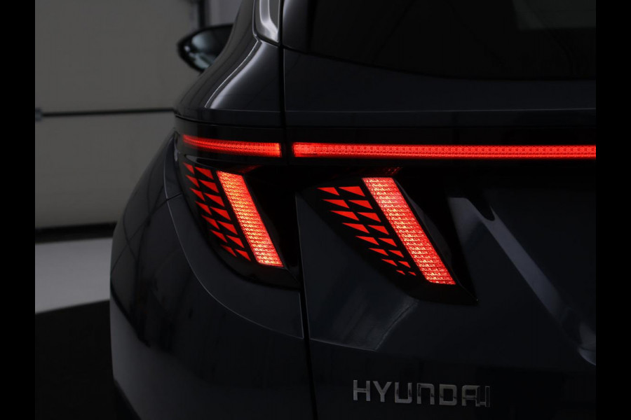 Hyundai Tucson 1.6 T-GDI PHEV Premium 4WD | SOH 96,5% | Stoelventilatie | Leder | Trekhaak | 360 Camera | Adaptive cruise | Krell Audio | Achterbankverwarming | Camera | Memory | Keyless | Plug In