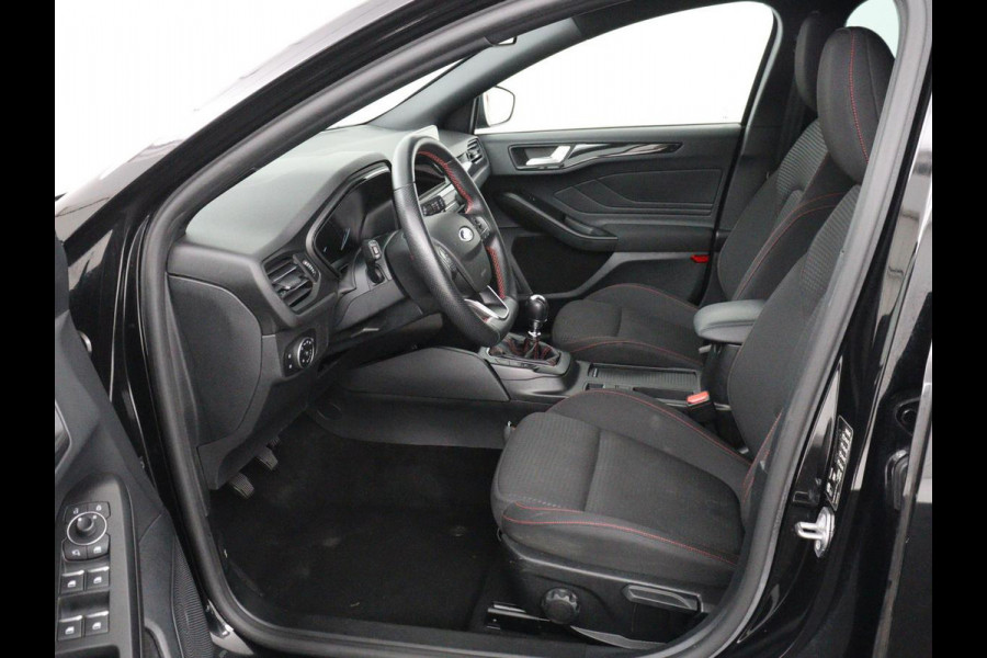 Ford Focus 1.0 EcoBoost ST Line X | Stoelverwarming | Adaptive cruise | Camera | Carplay | Stuurverwarming | Full LED | Keyless | Navigatie | Climate control | Bluetooth