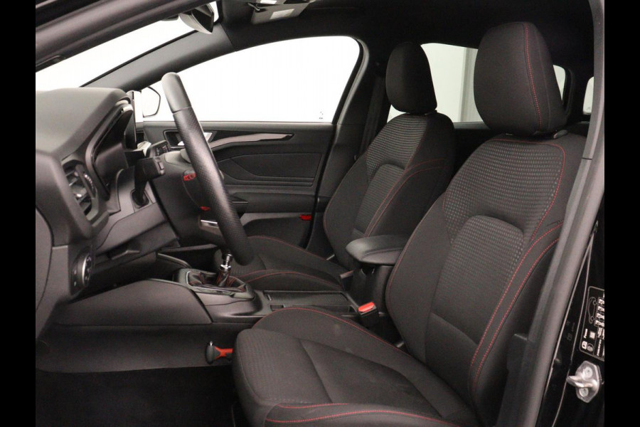 Ford Focus 1.0 EcoBoost ST Line X | Stoelverwarming | Adaptive cruise | Camera | Carplay | Stuurverwarming | Full LED | Keyless | Navigatie | Climate control | Bluetooth