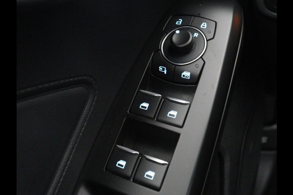 Ford Focus 1.0 EcoBoost ST Line X | Stoelverwarming | Adaptive cruise | Camera | Carplay | Stuurverwarming | Full LED | Keyless | Navigatie | Climate control | Bluetooth