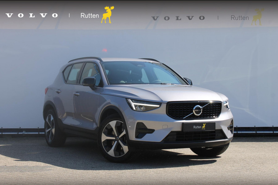 Volvo XC40 B4 211PK Automaat Plus Dark Semi elektrisch wegklapbare trekhaak / Verwarmbare voorruit / Google infotainment / Elektrisch bedienbare bestuurdersstoel met geheugen