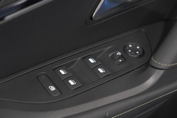 Peugeot 2008 PureTech 130 EAT8 GT-Line | Camera | Dodehoekdetectie | Adaptieve Cruise Control | Apple Carplay