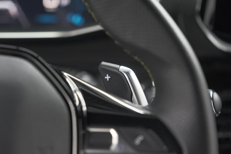 Peugeot 2008 PureTech 130 EAT8 GT-Line | Camera | Dodehoekdetectie | Adaptieve Cruise Control | Apple Carplay