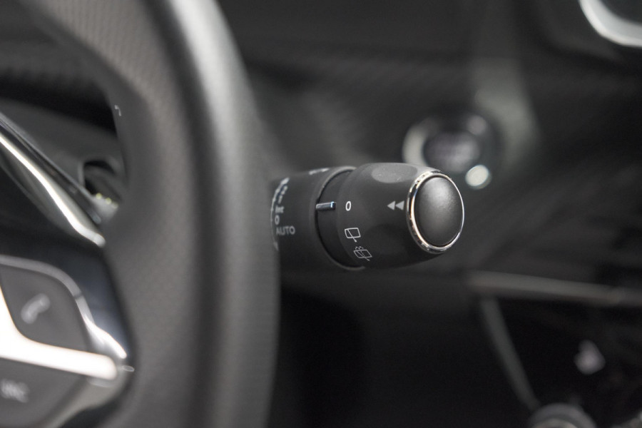 Peugeot 2008 PureTech 130 EAT8 GT-Line | Camera | Dodehoekdetectie | Adaptieve Cruise Control | Apple Carplay