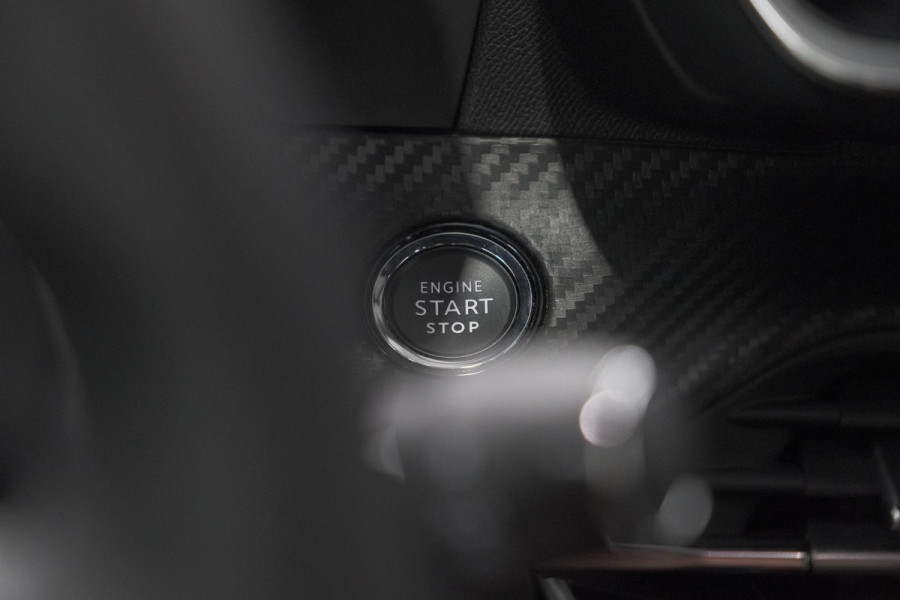 Peugeot 2008 PureTech 130 EAT8 GT-Line | Camera | Dodehoekdetectie | Adaptieve Cruise Control | Apple Carplay