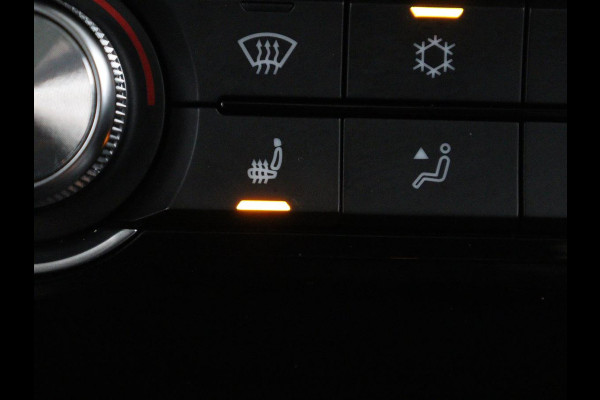 MG Mg Zs Luxury 45 kWh | SOH 91,3% | Panoramadak | Leder | Stoelverwarming | Trekhaak | Adaptive cruise | Camera | Carplay | Keyless | Navigatie | Climate control
