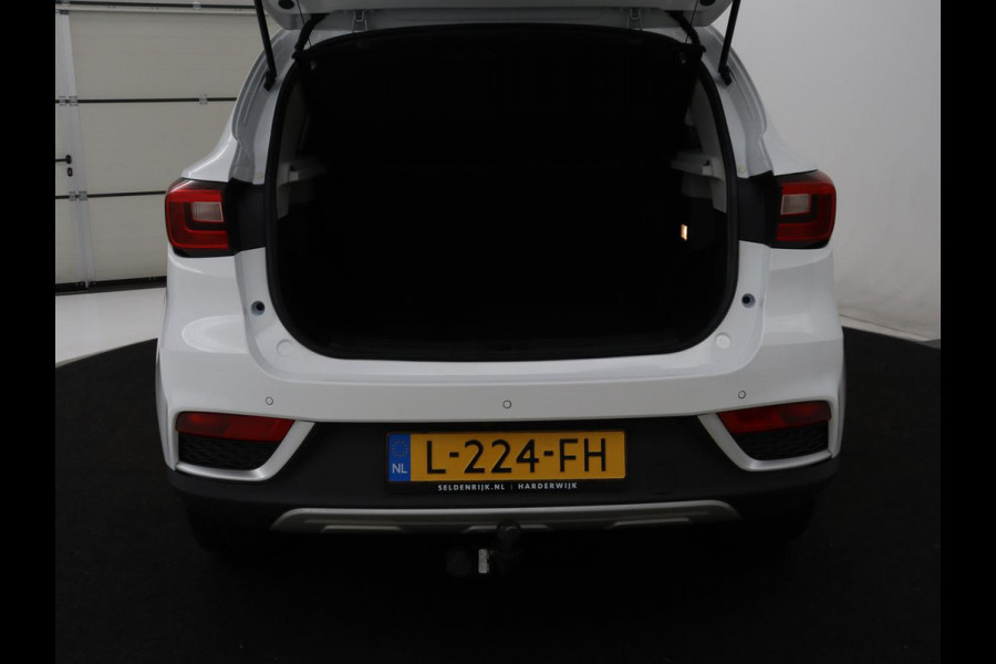 MG Mg Zs Luxury 45 kWh | SOH 91,3% | Panoramadak | Leder | Stoelverwarming | Trekhaak | Adaptive cruise | Camera | Carplay | Keyless | Navigatie | Climate control