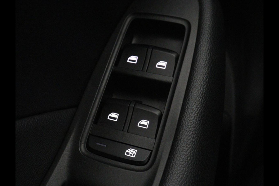 MG Mg Zs Luxury 45 kWh | SOH 91,3% | Panoramadak | Leder | Stoelverwarming | Trekhaak | Adaptive cruise | Camera | Carplay | Keyless | Navigatie | Climate control