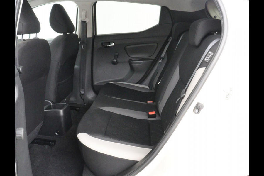 Nissan Micra 0.9 IG-T N-Connecta | Camera | Navigatie | Climate control | Parkeerhulp | Cruise control | DAB | Bluetooth | Getint glas