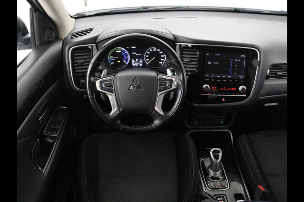 Mitsubishi Outlander 2.4 PHEV Pure+ | SOH 71,6% | Stoelverwarming | Carplay | Camera | Trekhaak | Keyless | Climate control | DAB | Full LED | Cruise control | Bluetooth | Plug In