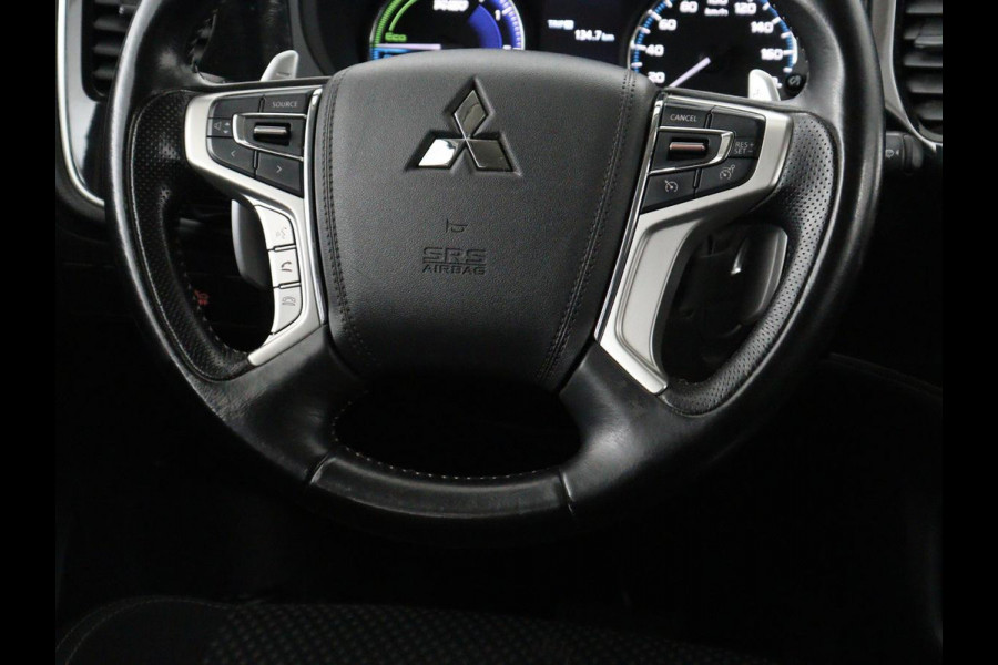 Mitsubishi Outlander 2.4 PHEV Pure+ | SOH 71,6% | Stoelverwarming | Carplay | Camera | Trekhaak | Keyless | Climate control | DAB | Full LED | Cruise control | Bluetooth | Plug In