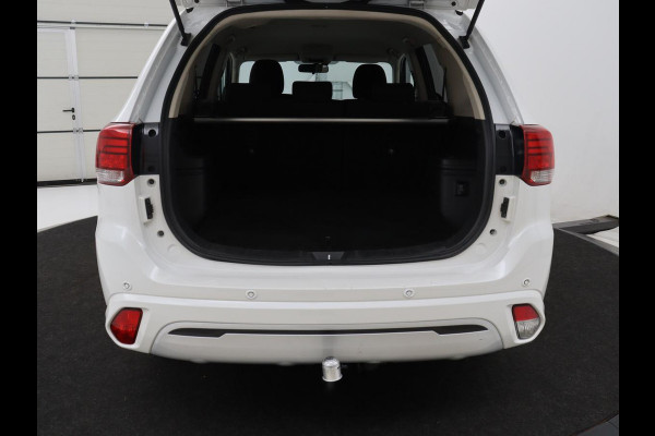 Mitsubishi Outlander 2.4 PHEV Pure+ | SOH 71,6% | Stoelverwarming | Carplay | Camera | Trekhaak | Keyless | Climate control | DAB | Full LED | Cruise control | Bluetooth | Plug In