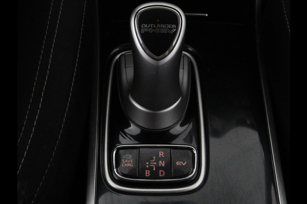 Mitsubishi Outlander 2.4 PHEV Pure+ | SOH 71,6% | Stoelverwarming | Carplay | Camera | Trekhaak | Keyless | Climate control | DAB | Full LED | Cruise control | Bluetooth | Plug In