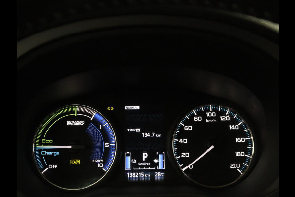 Mitsubishi Outlander 2.4 PHEV Pure+ | SOH 71,6% | Stoelverwarming | Carplay | Camera | Trekhaak | Keyless | Climate control | DAB | Full LED | Cruise control | Bluetooth | Plug In