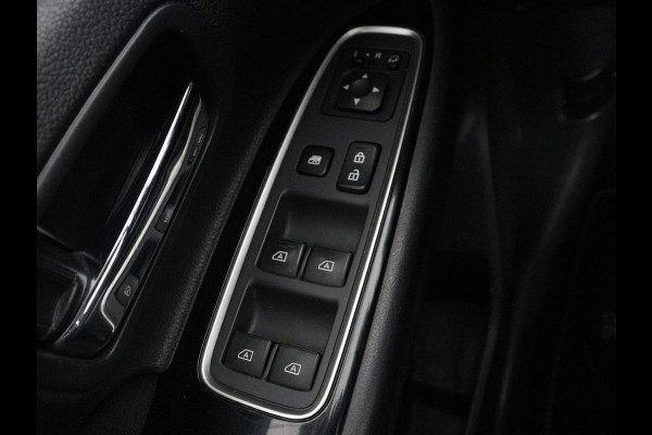 Mitsubishi Outlander 2.4 PHEV Pure+ | SOH 71,6% | Stoelverwarming | Carplay | Camera | Trekhaak | Keyless | Climate control | DAB | Full LED | Cruise control | Bluetooth | Plug In