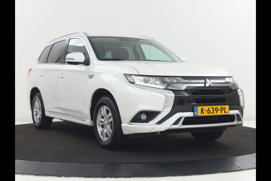 Mitsubishi Outlander 2.4 PHEV Pure+ | SOH 71,6% | Stoelverwarming | Carplay | Camera | Trekhaak | Keyless | Climate control | DAB | Full LED | Cruise control | Bluetooth | Plug In