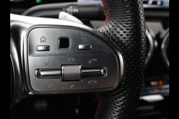 Mercedes-Benz CLA-Klasse Shooting Brake 200 AMG Line | Leder/Alcantara | Trekhaak | Carplay | Widescreen | Navigatie | Full LED | Camera | 18'' | Park Assist | Climate control | Bluetooth