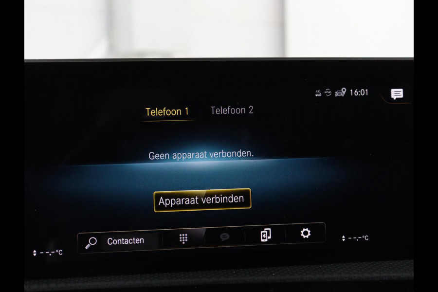 Mercedes-Benz CLA-Klasse Shooting Brake 200 AMG Line | Leder/Alcantara | Trekhaak | Carplay | Widescreen | Navigatie | Full LED | Camera | 18'' | Park Assist | Climate control | Bluetooth