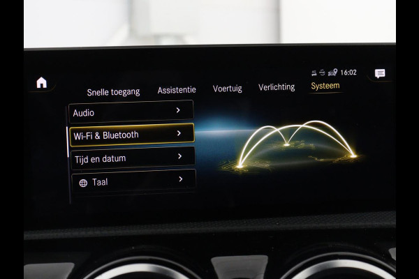 Mercedes-Benz CLA-Klasse Shooting Brake 200 AMG Line | Leder/Alcantara | Trekhaak | Carplay | Widescreen | Navigatie | Full LED | Camera | 18'' | Park Assist | Climate control | Bluetooth