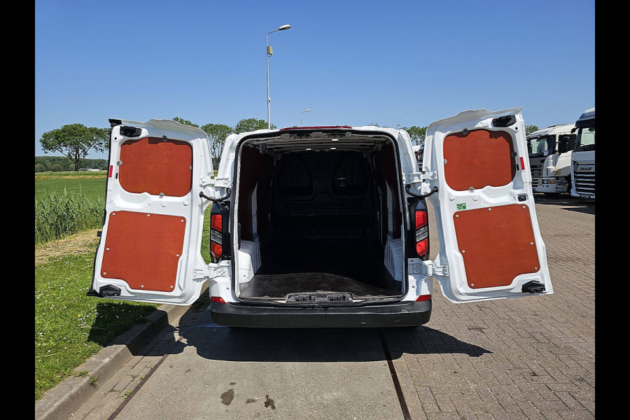 Ford Transit Custom 2.0 TDCI L2H1 Trend L2H1 Navi Euro6 Airco Achterdeuren Camera 3-Zits BPM-Vrij Facelift Model