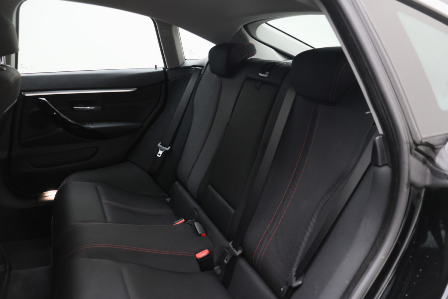 BMW 4 Serie Gran Coupé 418i Executive Automaat LED, Navigatie, Climate, PDC, 18"