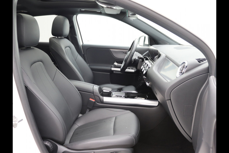 Mercedes-Benz EQA 250 Pano, Keyless GO, Camera, Sfeerverlichting, Dodehoekassistent