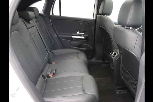 Mercedes-Benz EQA 250 Pano, Keyless GO, Camera, Sfeerverlichting, Dodehoekassistent