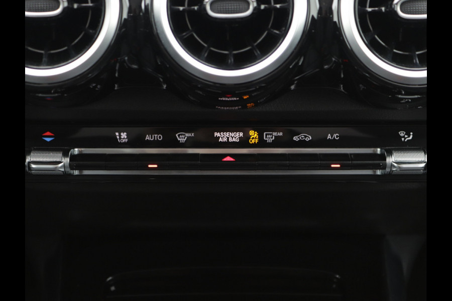 Mercedes-Benz Glb 200 Progressive Camera, Stoel en stuurverwarming, Carplay, Widescreen