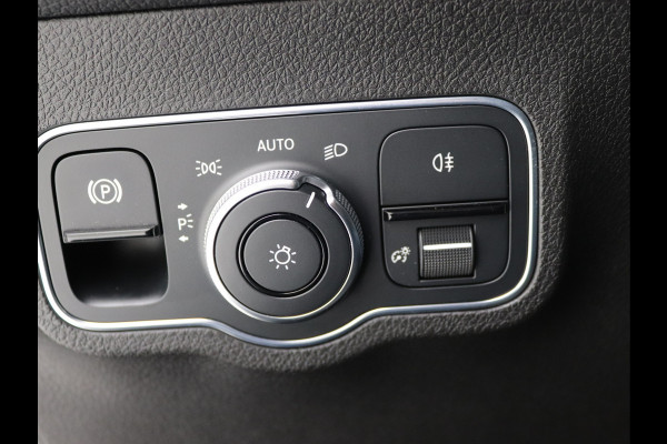 Mercedes-Benz Glb 200 Progressive Camera, Stoel en stuurverwarming, Carplay, Widescreen