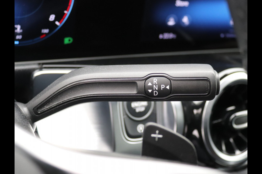 Mercedes-Benz Glb 200 Progressive Camera, Stoel en stuurverwarming, Carplay, Widescreen