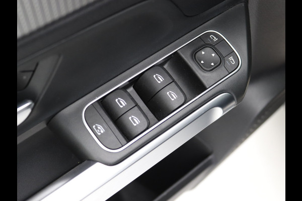 Mercedes-Benz Glb 200 Progressive Camera, Stoel en stuurverwarming, Carplay, Widescreen