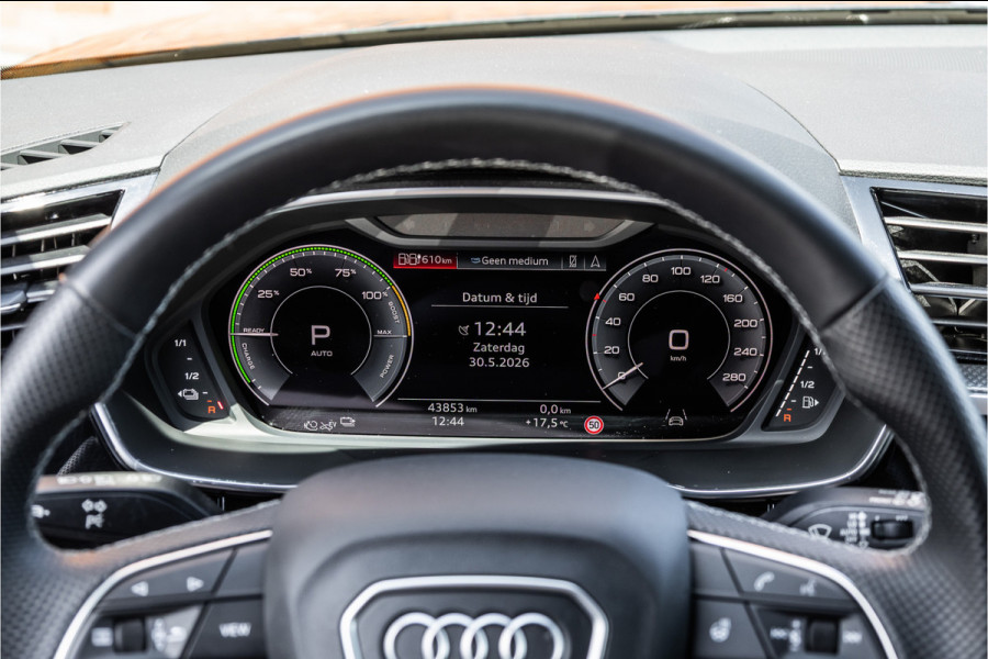 Audi Q3 45 TFSI e 245 PK S edition | 360 Camera | ACC | S-Line | Magnetic Ride | Matrix verlichting | CarPlay | Navigatie | Trekhaak | Inc 21% BTW | Black Style | Stuur- en stoelverwarming | Nieuwe APK | Garantie | Dealer onderhouden