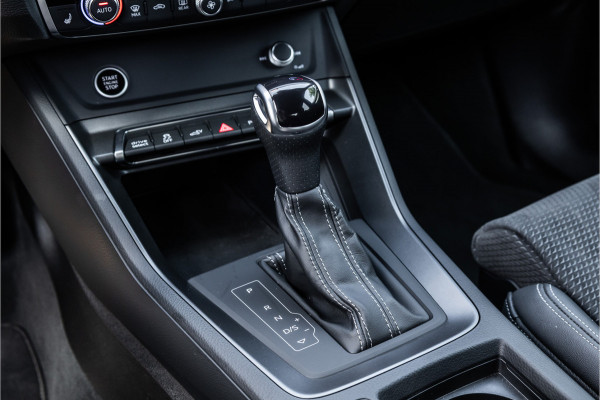 Audi Q3 45 TFSI e 245 PK S edition | 360 Camera | ACC | S-Line | Magnetic Ride | Matrix verlichting | CarPlay | Navigatie | Trekhaak | Inc 21% BTW | Black Style | Stuur- en stoelverwarming | Nieuwe APK | Garantie | Dealer onderhouden