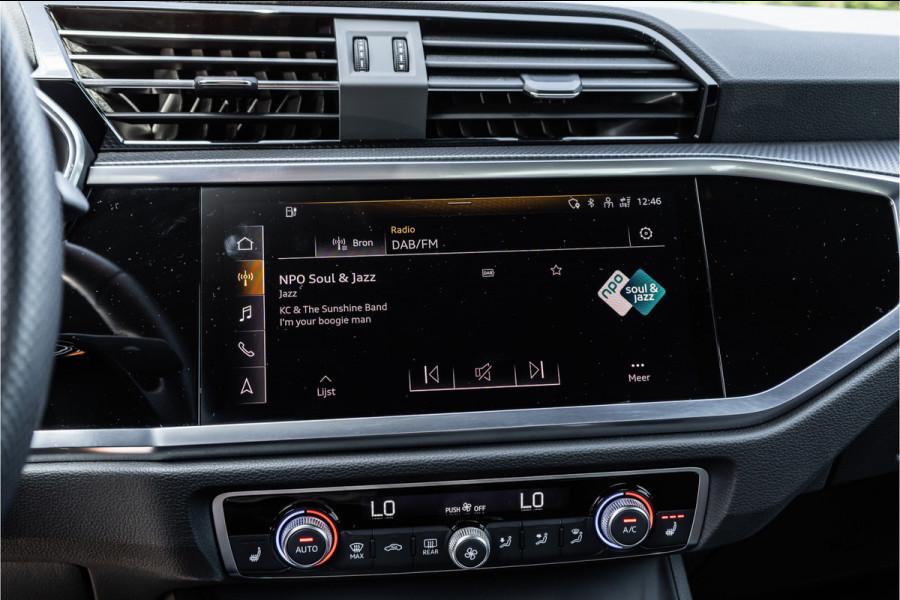 Audi Q3 45 TFSI e 245 PK S edition | 360 Camera | ACC | S-Line | Magnetic Ride | Matrix verlichting | CarPlay | Navigatie | Trekhaak | Inc 21% BTW | Black Style | Stuur- en stoelverwarming | Nieuwe APK | Garantie | Dealer onderhouden