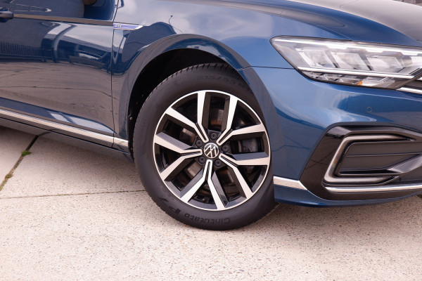Volkswagen Passat Variant 1.4 TSI PHEV GTE Business | Pano | Elek. Trekhaak | Camera | Carplay | Navi | LED