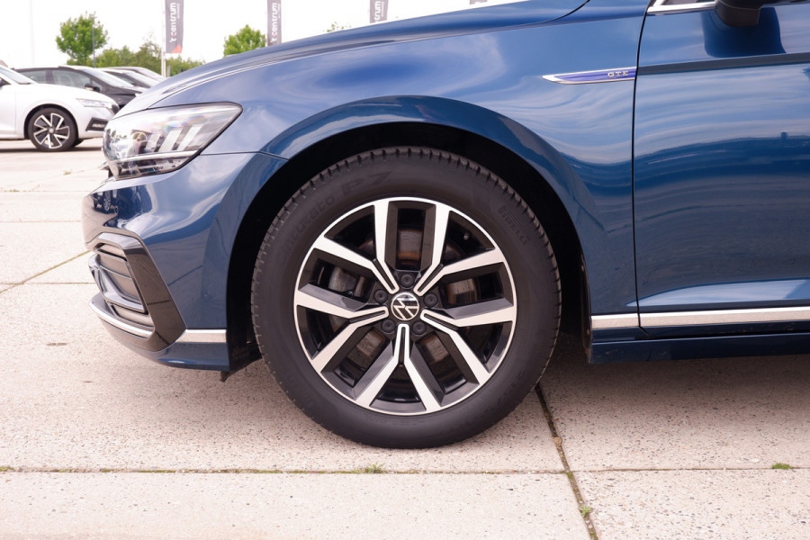 Volkswagen Passat Variant 1.4 TSI PHEV GTE Business | Pano | Elek. Trekhaak | Camera | Carplay | Navi | LED