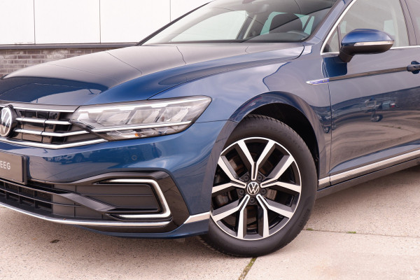 Volkswagen Passat Variant 1.4 TSI PHEV GTE Business | Pano | Elek. Trekhaak | Camera | Carplay | Navi | LED