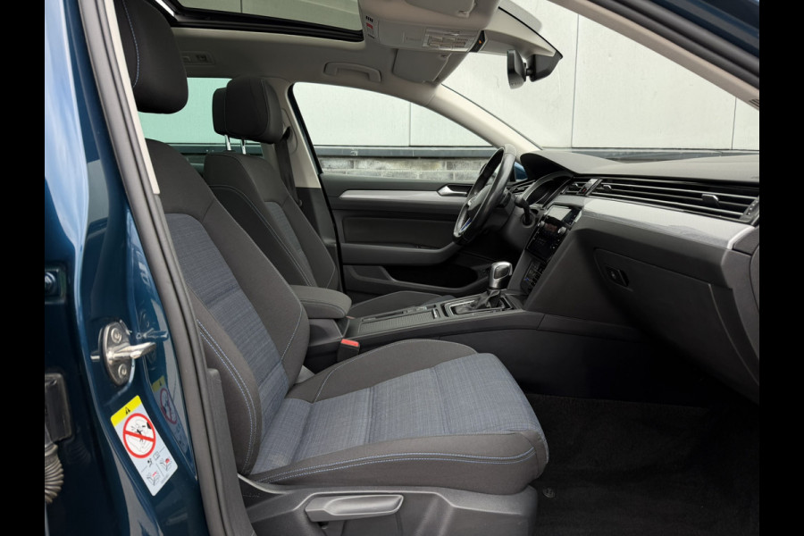 Volkswagen Passat Variant 1.4 TSI PHEV GTE Business | Pano | Elek. Trekhaak | Camera | Carplay | Navi | LED