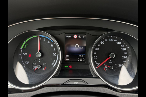 Volkswagen Passat Variant 1.4 TSI PHEV GTE Business | Pano | Elek. Trekhaak | Camera | Carplay | Navi | LED