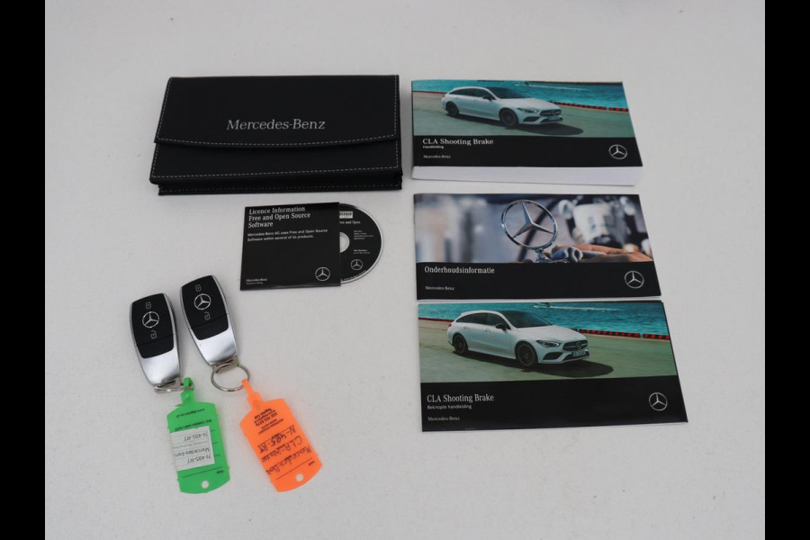 Mercedes-Benz CLA-Klasse Shooting Brake 180 Business Solution | Stoelverwarming | Carplay | Camera | Half leder | Widescreen | Dodehoek detectie | Navigatie | Park Assist | Cruise control