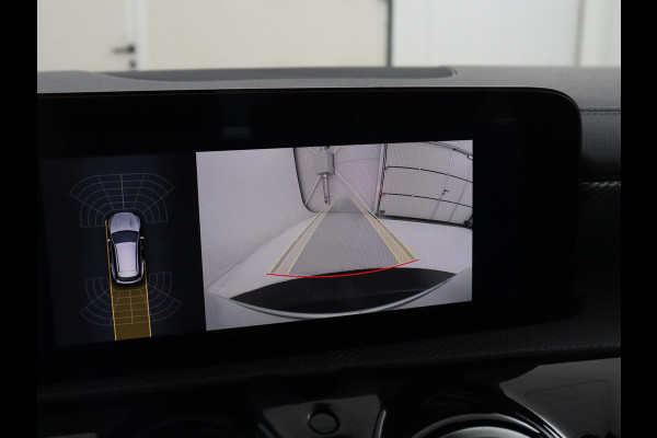 Mercedes-Benz CLA-Klasse Shooting Brake 180 Business Solution | Stoelverwarming | Carplay | Camera | Half leder | Widescreen | Dodehoek detectie | Navigatie | Park Assist | Cruise control