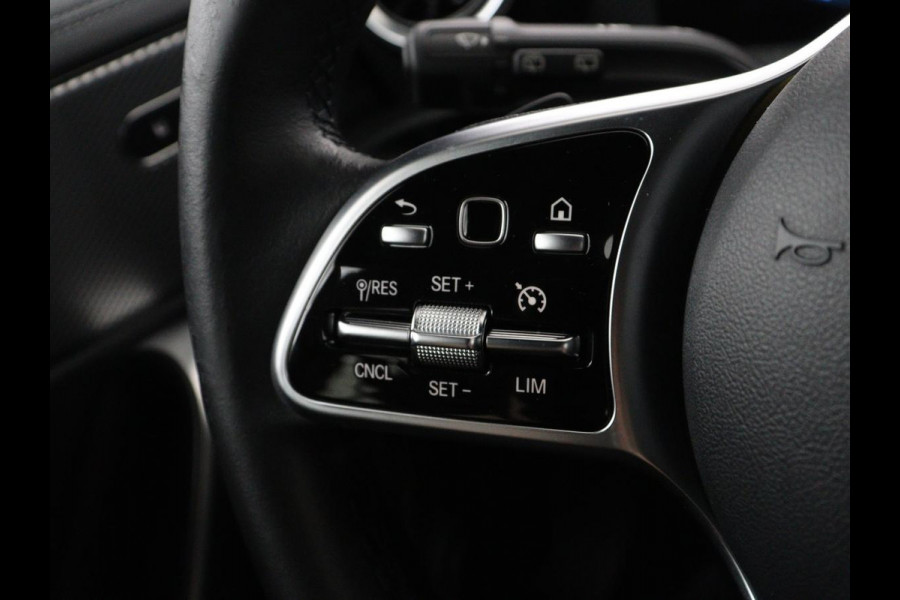 Mercedes-Benz CLA-Klasse Shooting Brake 180 Business Solution | Stoelverwarming | Carplay | Camera | Half leder | Widescreen | Dodehoek detectie | Navigatie | Park Assist | Cruise control