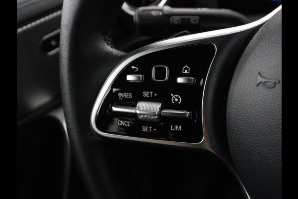 Mercedes-Benz CLA-Klasse Shooting Brake 180 Business Solution | Stoelverwarming | Carplay | Camera | Half leder | Widescreen | Dodehoek detectie | Navigatie | Park Assist | Cruise control
