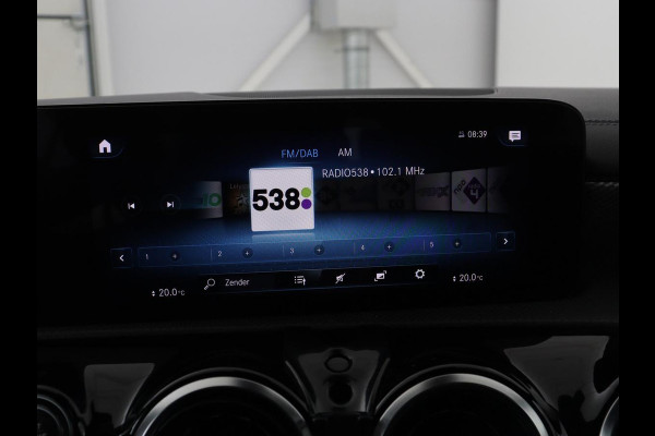 Mercedes-Benz CLA-Klasse Shooting Brake 180 Business Solution | Stoelverwarming | Carplay | Camera | Half leder | Widescreen | Dodehoek detectie | Navigatie | Park Assist | Cruise control