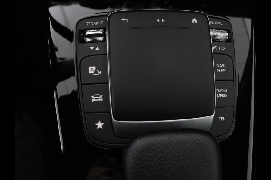 Mercedes-Benz CLA-Klasse Shooting Brake 180 Business Solution | Stoelverwarming | Carplay | Camera | Half leder | Widescreen | Dodehoek detectie | Navigatie | Park Assist | Cruise control