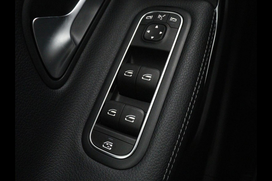 Mercedes-Benz CLA-Klasse Shooting Brake 180 Business Solution | Stoelverwarming | Carplay | Camera | Half leder | Widescreen | Dodehoek detectie | Navigatie | Park Assist | Cruise control