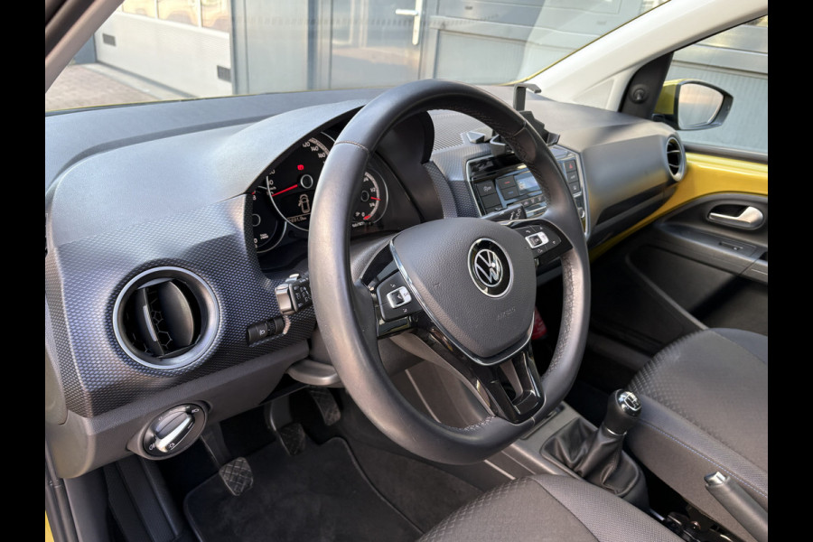 Volkswagen up! 1.0 BMT United 5-drs. CAMERA/CLIMA/MEDIA/CRUISE/PDC/15INCH
