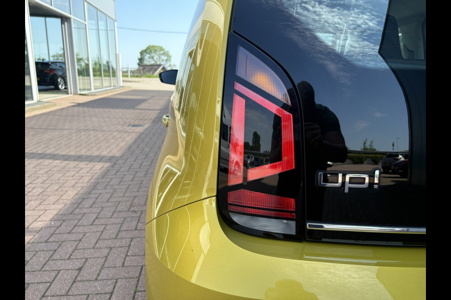 Volkswagen up! 1.0 BMT United 5-drs. CAMERA/CLIMA/MEDIA/CRUISE/PDC/15INCH